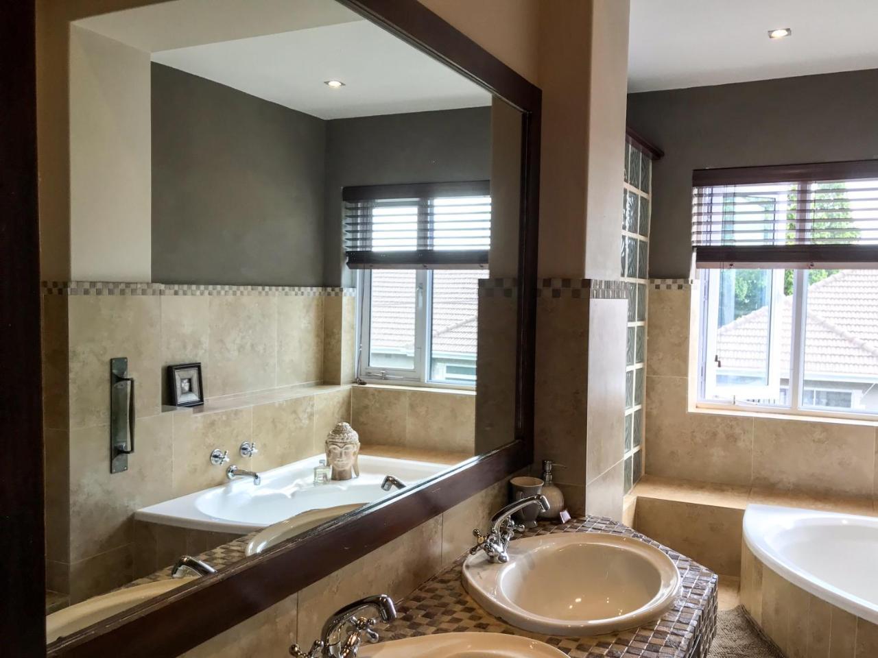 Avatara Bed & Breakfast Cape Town Exterior photo